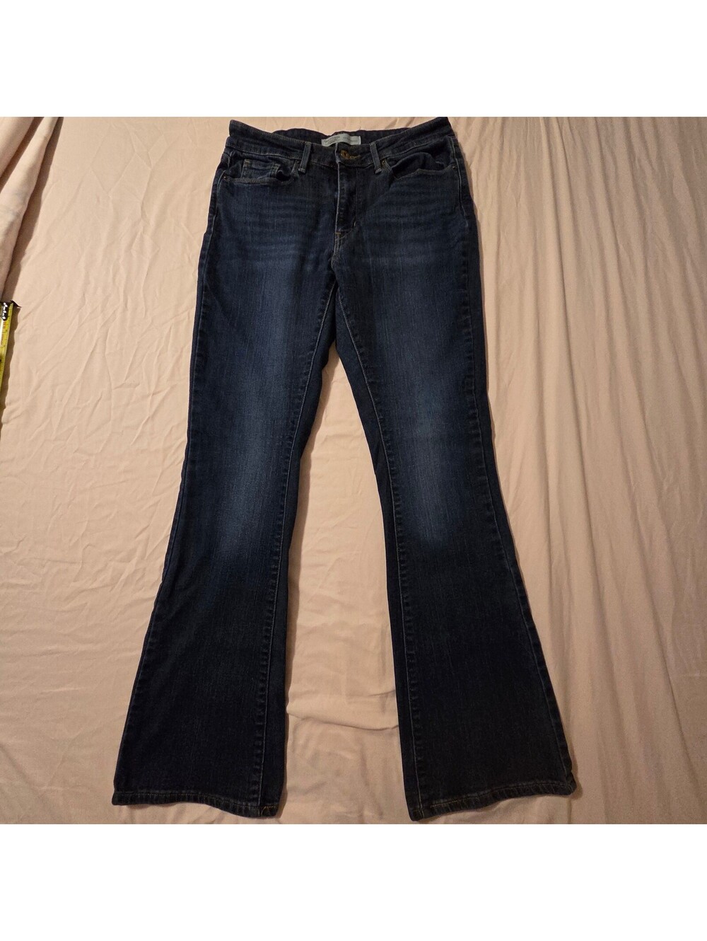 Levi's Signature Mid Rise Bootcut Jeans in Dark Blue Denim, Size 28/6